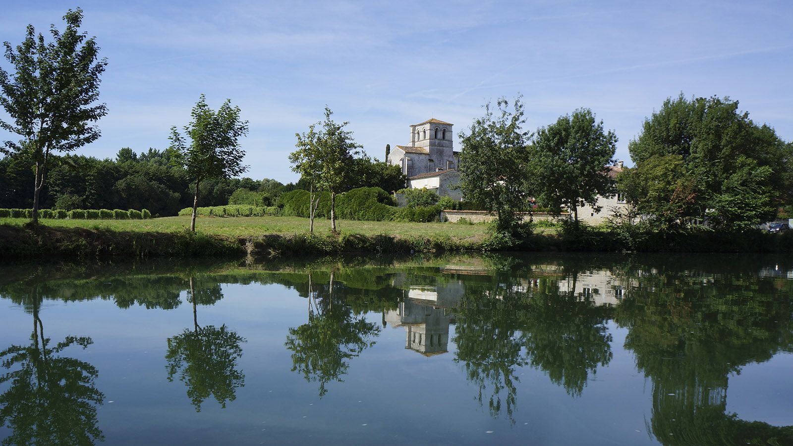 Der Fluss Charente bei Saint-Simon, westlich von Cognac Foto: Gerhard Krüger