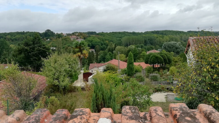 Cellefrouin: ein Dorf in der Charente