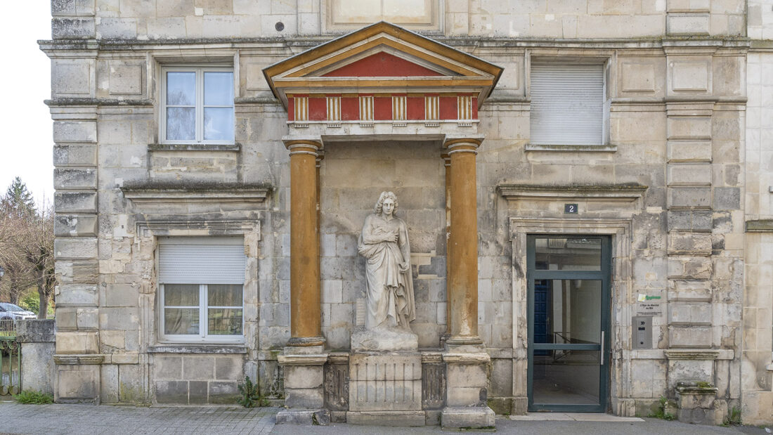 Die Statue von Jean Racine in La Ferté-Milon. Foto: Hilke Maunder