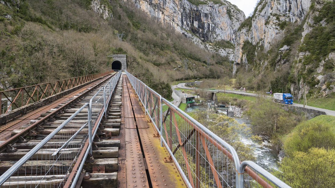 Der stillgelegt Bahntunnel von Urdos an der Strecke nach Spanien bzw. in die Vallée d'Aspe. Foto: Hilke Maunder
