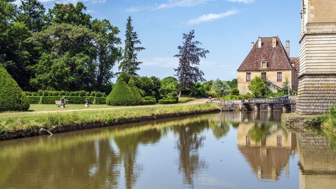 Das Château de Sully zur Gartenseite. Foto: Hilke Maunder