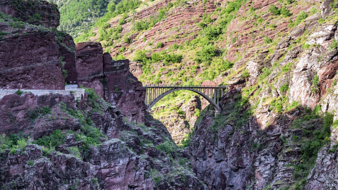 Die berühmte Brücke der Gorges de Daluis. Foto: Hilke Maunder