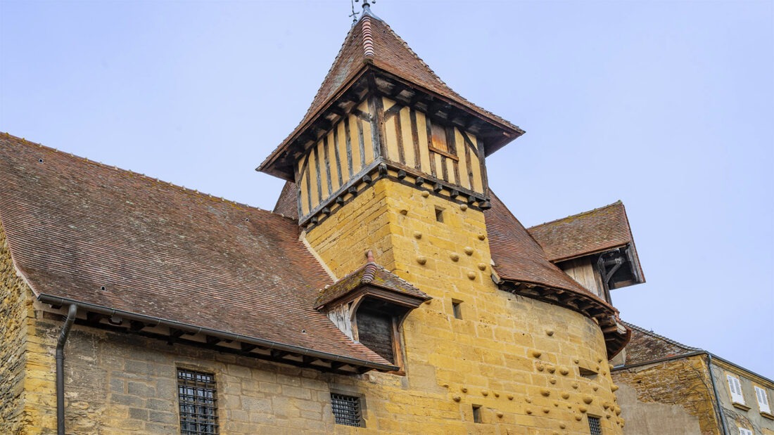 Detail der <em>Tour du Moulin</em> in Marcigny. Foto: Hilke Maunder