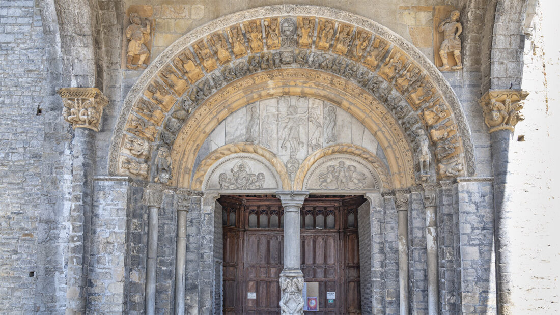 Das romanische Portal der Kathedrale von Oloron-Sainte-Marie. Foto: Hilke Maunder
