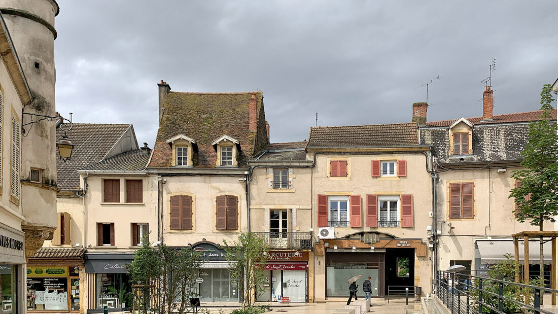 Die kleine Innenstadt von Paray-le-Monial neben der einstigen Markthalle, heute ein kleines centre commercial. Foto: Hilke Muander