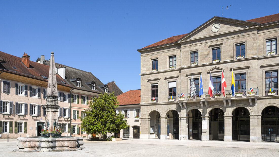 Der Rathausplatz von Thonon-les-Bains. Foto: Hilke Maunder