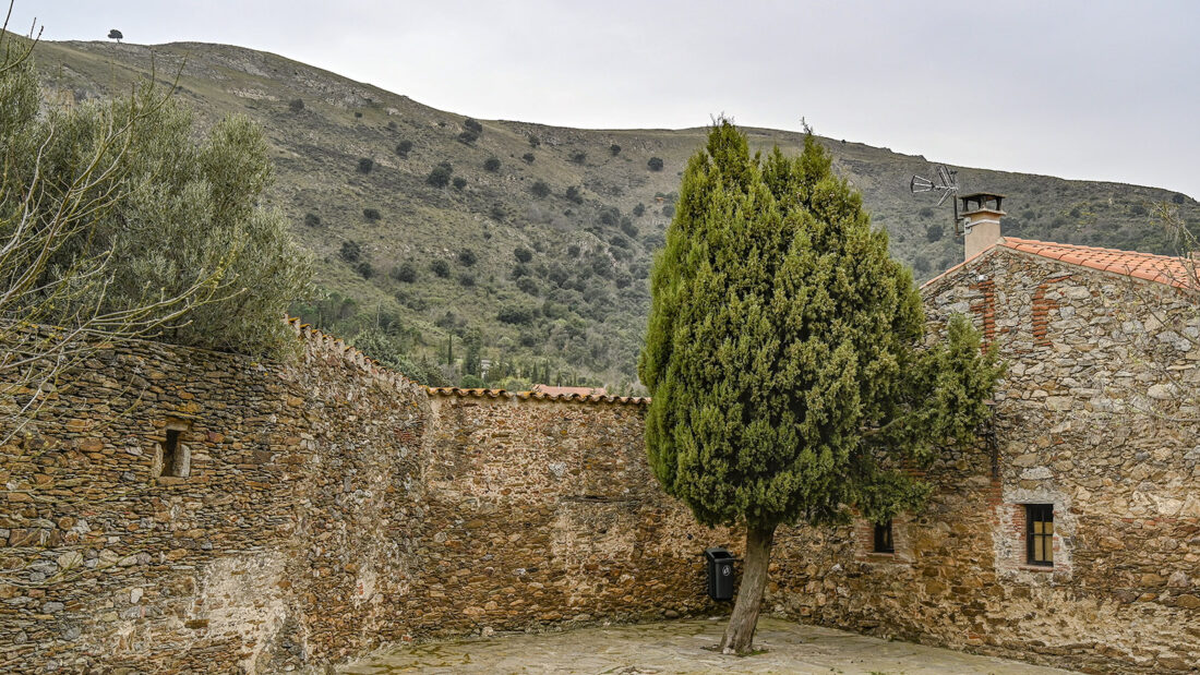 Der Kirchhof von Camélas, Foto: Hilke Maunder