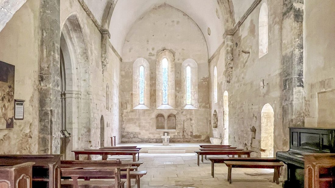 Die Abteikirche von Saint-Hilaire: Schönheit in schlicht. Foto: Hilke Maunder
