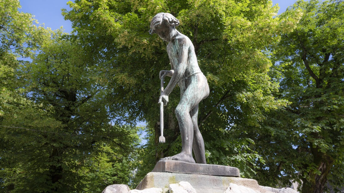 Die Statue des Fischers von Chavots von Gustave Courbet. Foto: Hilke Maunder