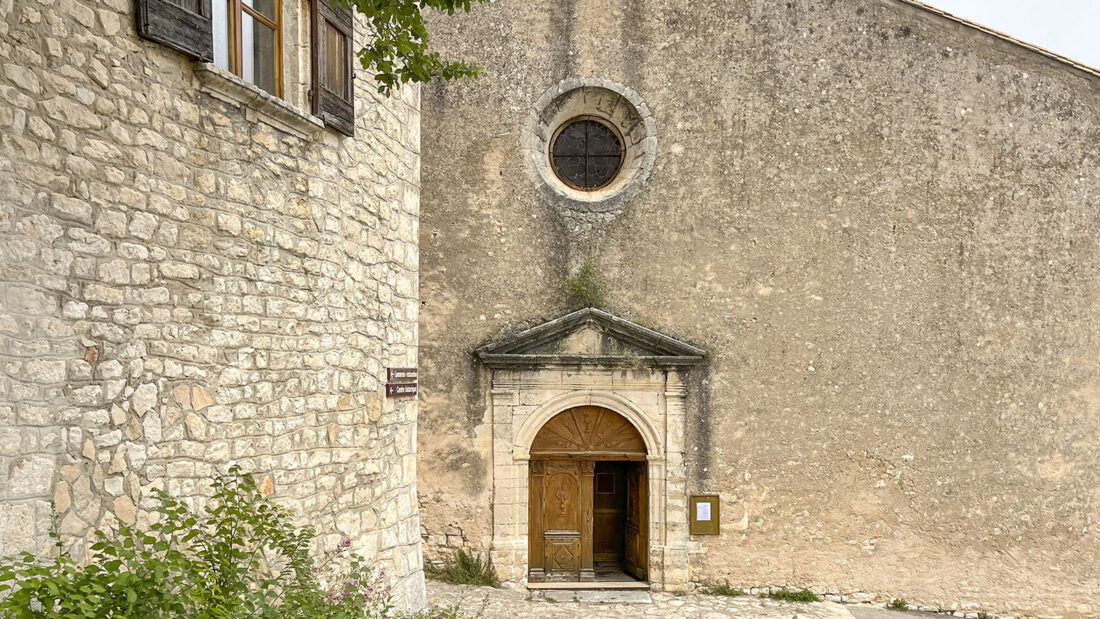 Die Église Sainte-Victoire von Simiane-la-Rotonde. Foto: Hilke Maunder