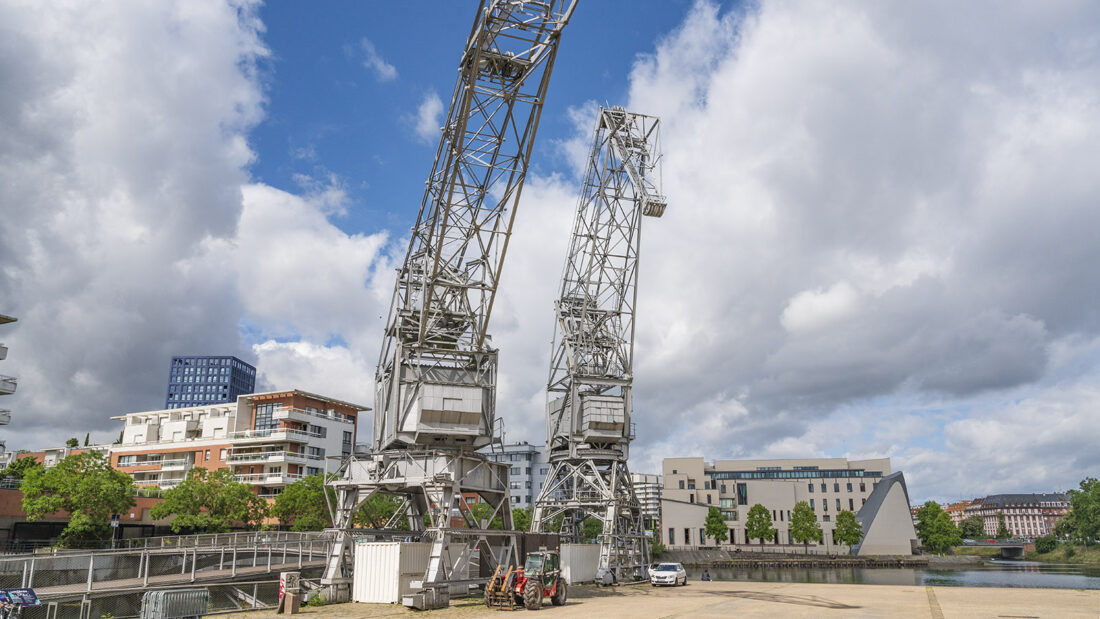 Die Hafenkräne der Presqu'ile André Malraux. Foto: Hilke Maunder