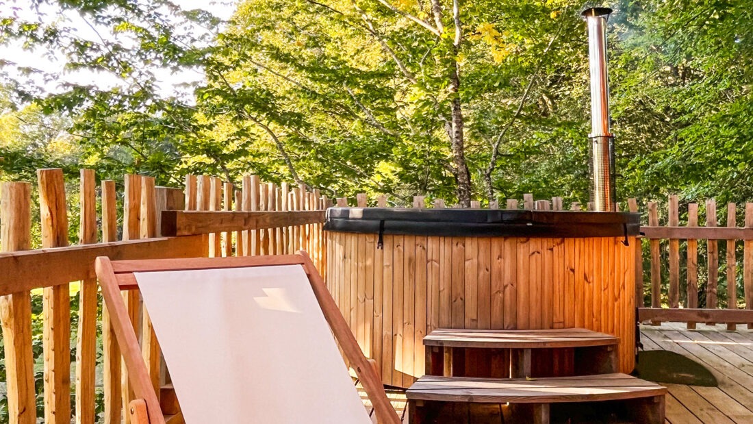 Der Whirlpool auf der Terrasse des Cabanon perché. Foto: Hilke Maunder