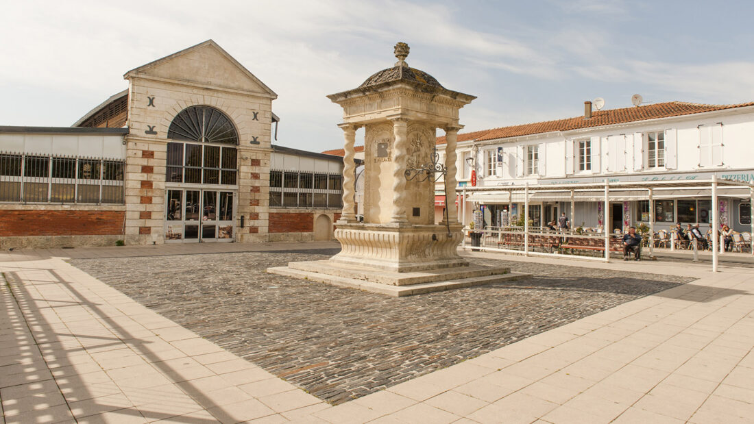 Der Marktplatz von Château-d'Oléron. Foto: Hilke Maunder