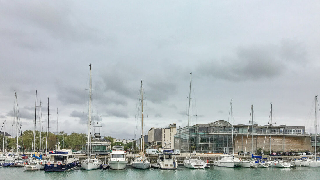 Der Blick über den Hafen zum Aquarium von La Rochelle. Foto: Hilke Maunder