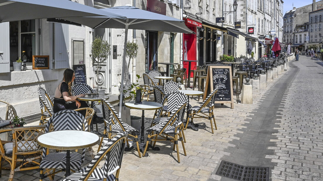 BSchlemmermeile am Hafen: die Rue Saint-Jean du Pérot in La Rochelle. Foto: Hilke Maunder