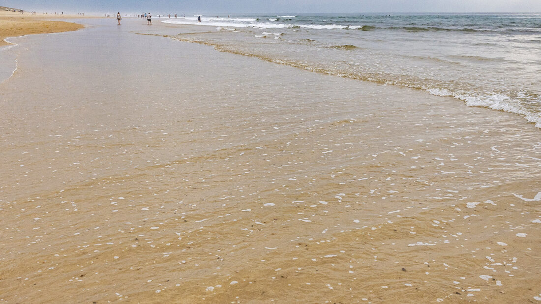 Der weite Strand von Mimizan. Foto: Hilke Maunder