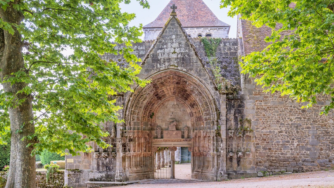 Der Zugang zur Abteikirche. Foto: Hilke Maunder