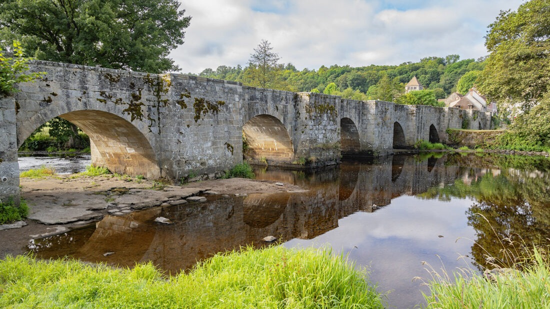 Die Brücke über die Creuse von Moutier-d'Ahun. Foto: Hilke Maunder