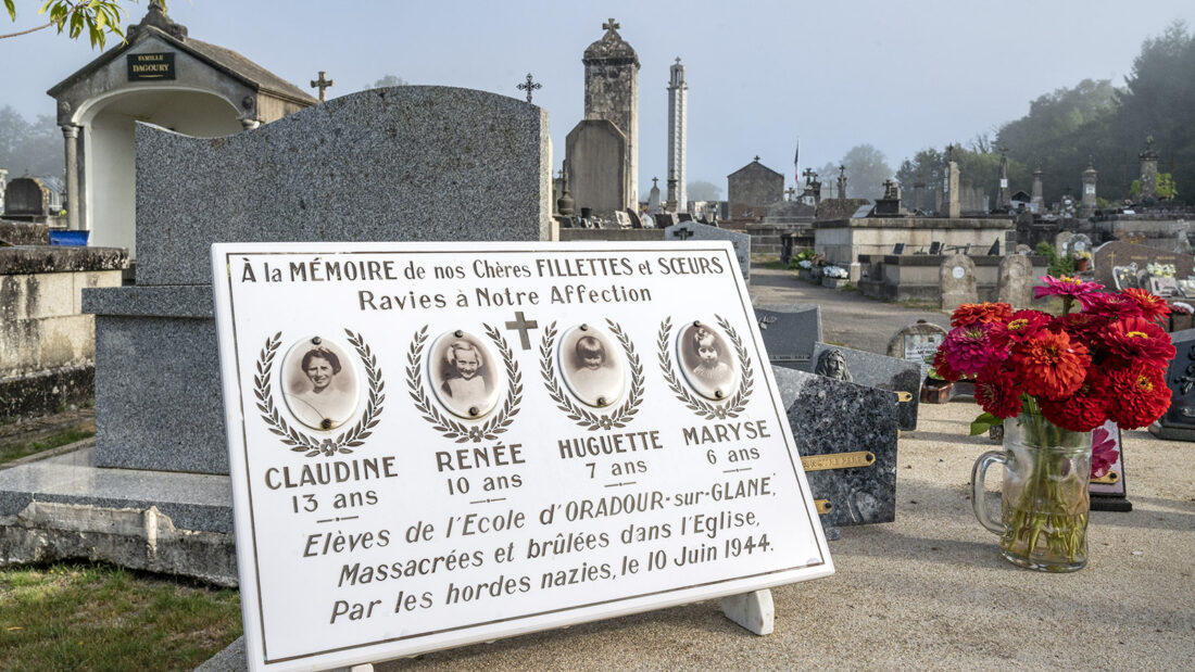 Etwas abseits vom Dorf liegt der Friedhof – auch ihn solltet ihr unbedingt in Oradour-sur-Glane besuchen. Foto: Hilke Maunder