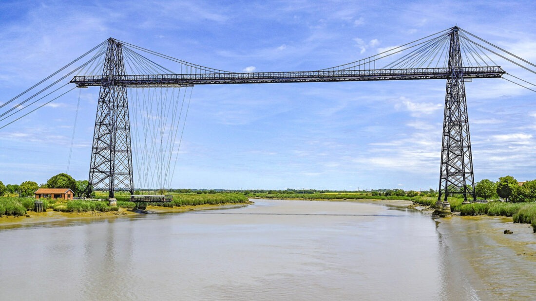 Der Pont Transbordeur von Rochefort ist die letzte Brücke dieser Art in Frankreich und ein technisches Denkmal. Foto: Hilke Maunder