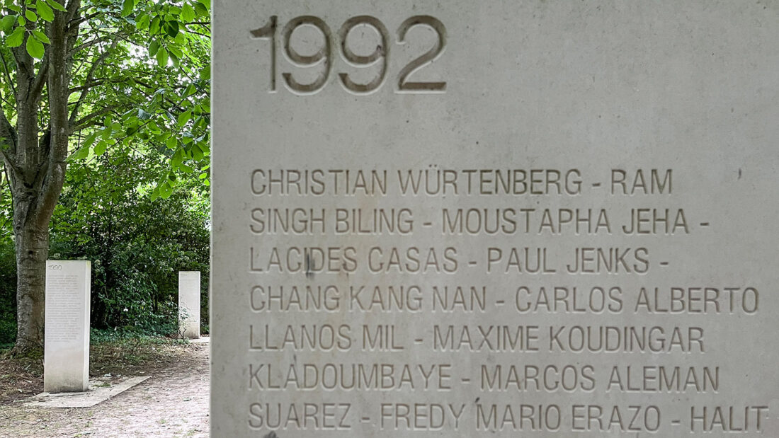 Die Jahresstele 1992 des Mémorial des Reporters beginnt mit einem deutschen Namen. Foto: Hilke Maunder