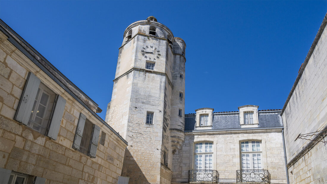 Der Belfried des Musée de l'Échevinage. Foto: Hilke Maunder