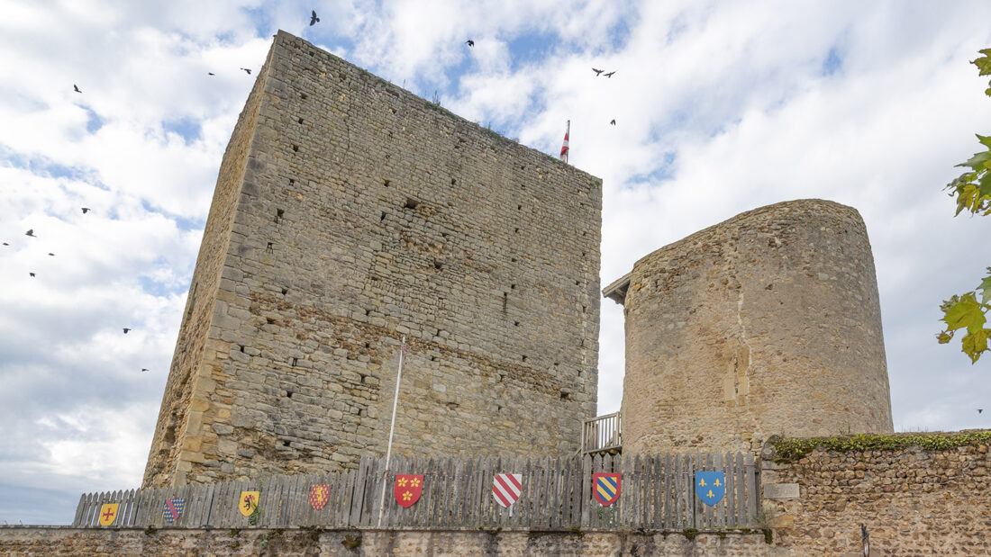 Der Donjon der ehemaligen Burgfestung von Sémur-en-Brionnais. Foto: Hilke Maunder