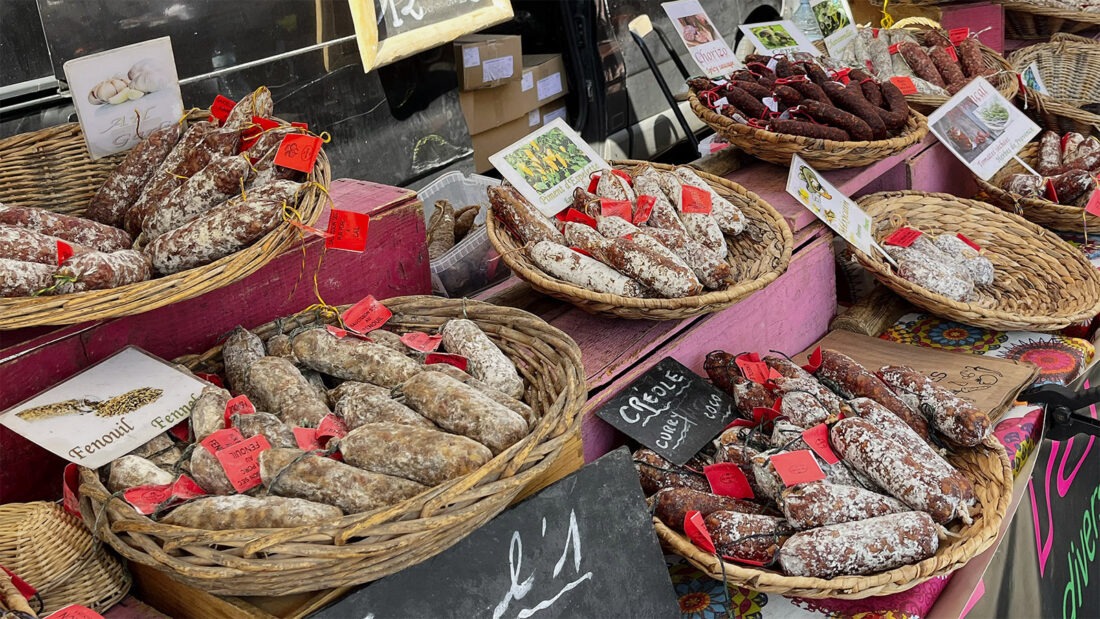 Auch Hartwürste in vielen Varianten findet ihr auf dem Markt von Thonon-les-