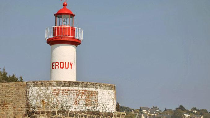Der Leuchtturm von Erquy. Copyright: CRT Bretagne, Foto: SEGALEN Yoann